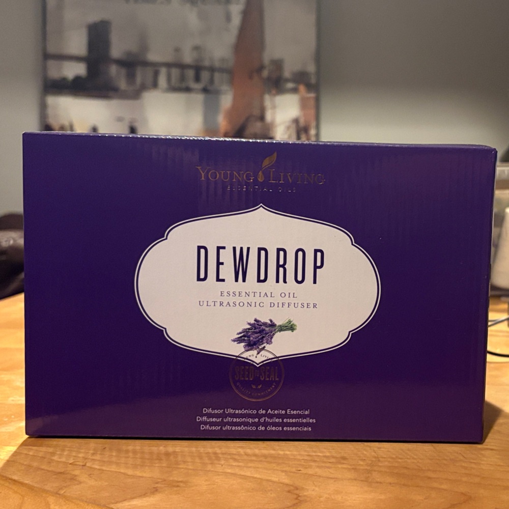 *BRAND NEW* Young Living Dewdrop Essential Oil Diffuser